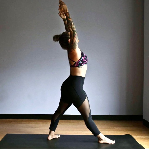 {lululemon} Rush Hour High-Rise 21” Mesh Crop - Picture 3 of 11